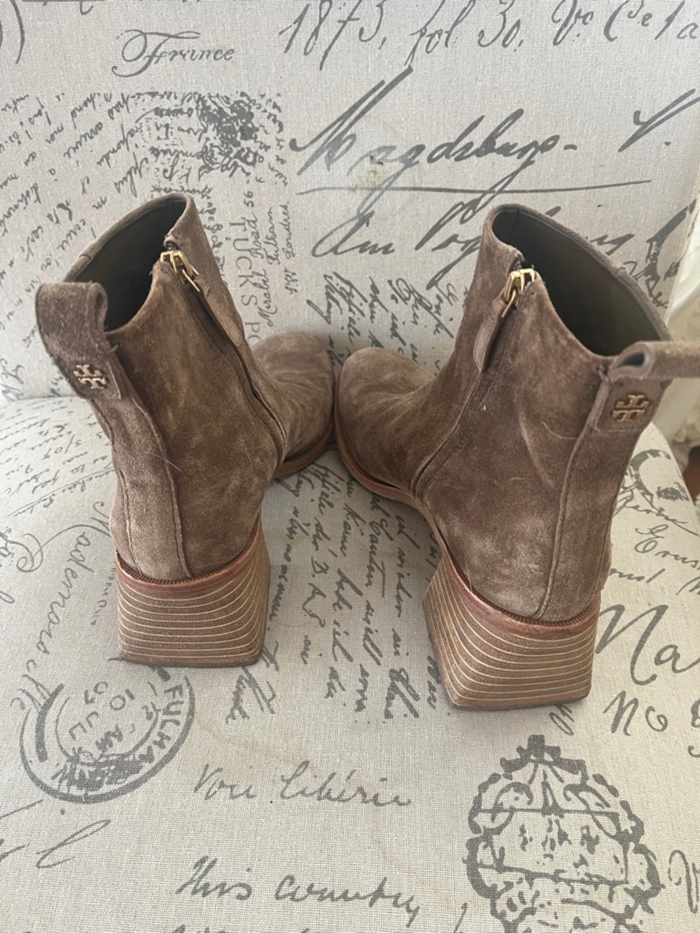 Tory Burch Casual 60mm Zip-Up Booties dust bag - Picture 3 of 13